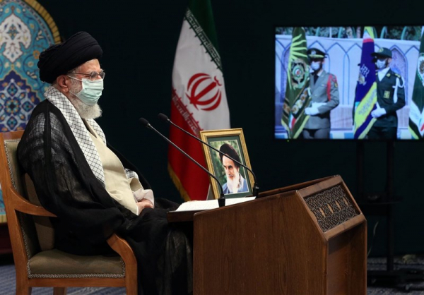 رهبر انقلاب: کسانی که برای امنیت به دیگران تکیه می‌کنند سیلی خواهند خورد/ حضور ارتش‌های بیگانه در منطقه مایه‌ ویرانی است