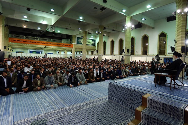 بیانات در دیدار جمعی از مداحان اهل بیت علیهم‌السلام 1393/01/31