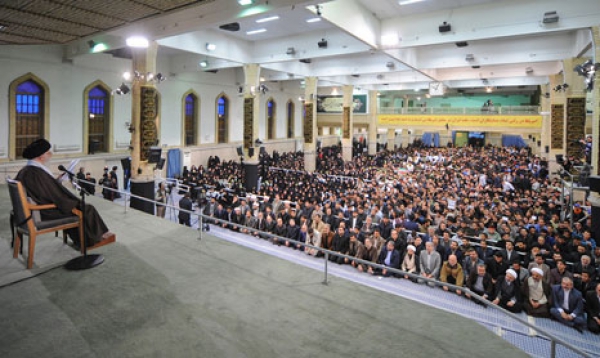 دیدار پرشور رهبر معظم انقلاب اسلامی با هزاران نفر از دانشجویان و دانش آموزان