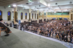 دیدار پرشور رهبر معظم انقلاب اسلامی با هزاران نفر از دانشجویان و دانش آموزان