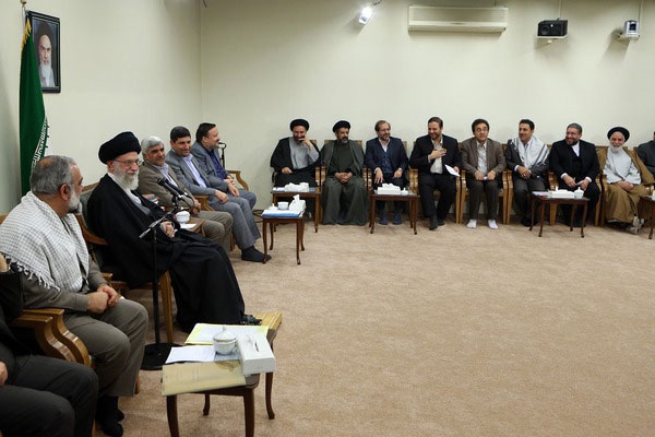 بیانات در دیدار اعضای ستادهای «کنگره شهدای امور تربیتی»، «کنگره شهدای دانشجو»، و «کنگره شهدای هنرمند» 1393/11/27