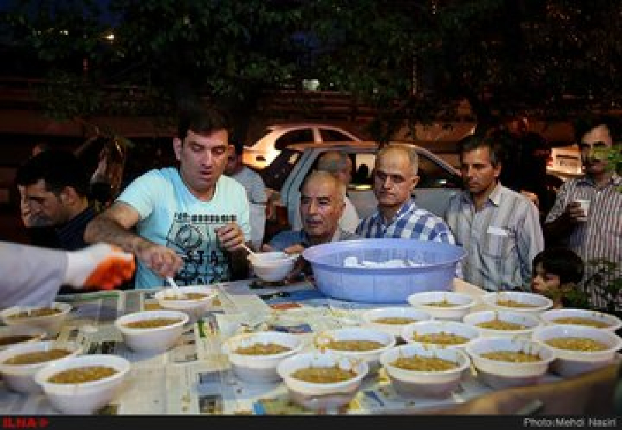 افطاری دادن در ماه رمضان چه ثوابی دارد ؟