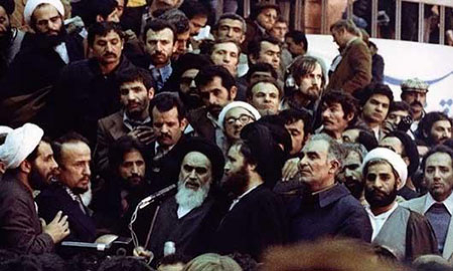 جایگاه مردم قبل و بعد از انقلاب در اندیشه امام خمینی (ره) چه تفاوت هایی داشت؟