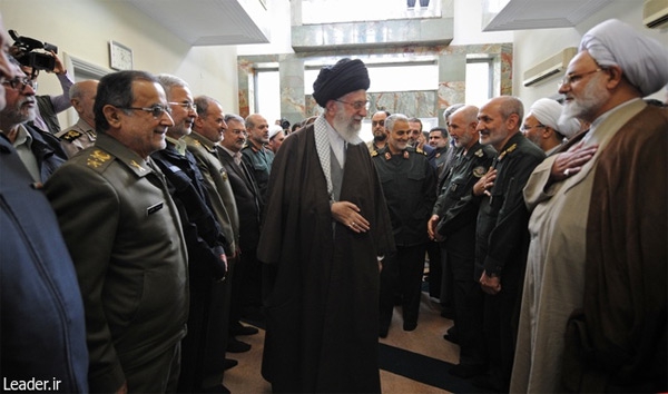 توان عملیاتی و انگیزه‌های معنوی روز به روز تقویت شود/ نیروهای مسلح باید حصار امن مردم باشند