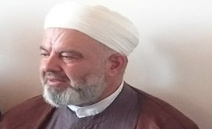 مدیر مدرسه علوم دینی اهل سنت محمدیه تالش : یکی از راه های تحکیم و حفظ جمهوری اسلامی ، تحقق شعار امسال مقام معظم رهبری است