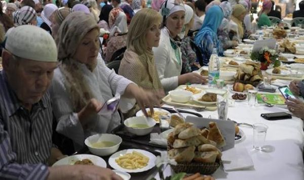 چادر رمضان در "مسجد پاکلاننایا گارا" مسکو