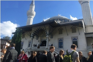 مسجد در آلمان درهای خود را به روی پیروان سایر ادیان گشودند