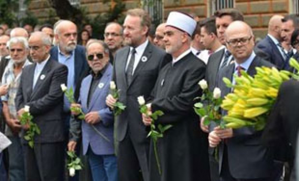 یادبود شهدای مسلمانان سربرنیتسا در بوسنی