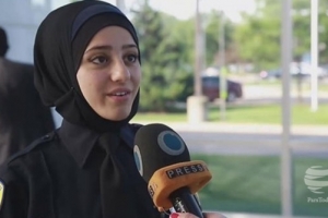 نخستین پلیس زن مسلمان با یونیفرم اسلامی در آمریکا