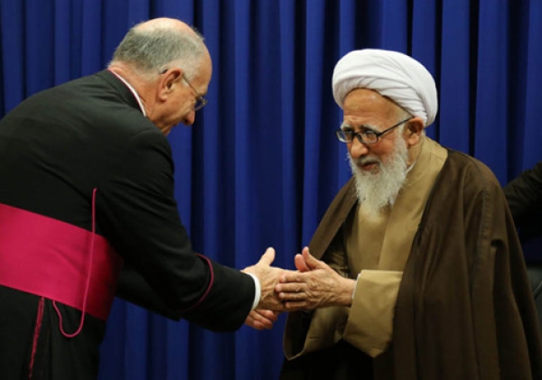 آيت الله جوادي آملي در ديدار رئيس سازمان زيارت واتيكان: زيارت به معناي ديدن گل و سنگ نيست