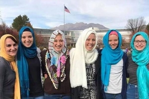 دانشجویانی که هفته ای یک روز با حجاب می شوند