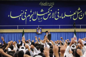 رهبر معظم انقلاب اسلامی در دیدار مدیران، مدرسان و طلاب حوزه‌های علمیه تهران: تبیین سه مسئولیت مهم روحانیت