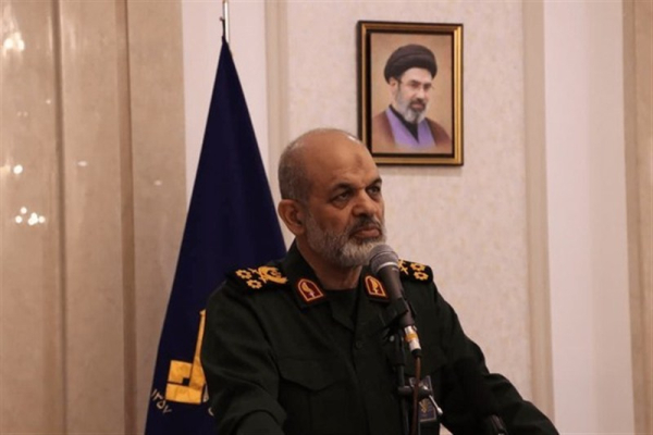 سرلشکر وحیدی: رزمندگان اسلام مسلح‌ترین ارتش تاریخ را به زانو در آوردند