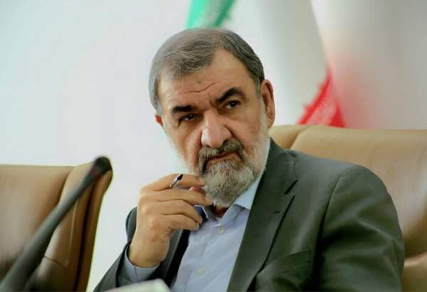 رضایی: ایران در برابر هیچ تهدیدی از حقوق و منافع ملت خود عقب‌نشینی نخواهد کرد