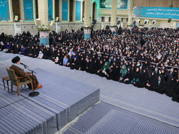 بیانات در دیدار هزاران نفر از زنان و دختران