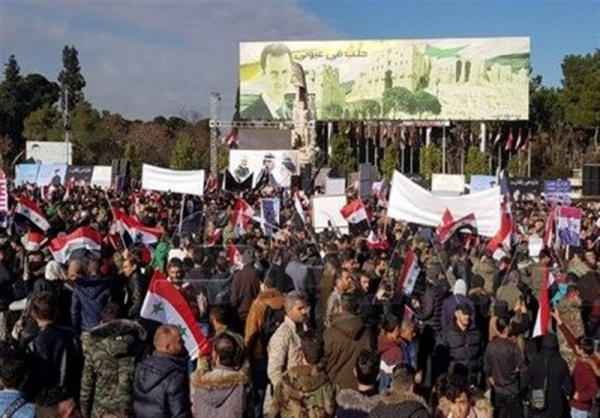 سوریه|تجلیل مردم «حلب» از شهید سلیمانی/«خاک سوریه هرگز تو را فراموش نخواهد کرد»