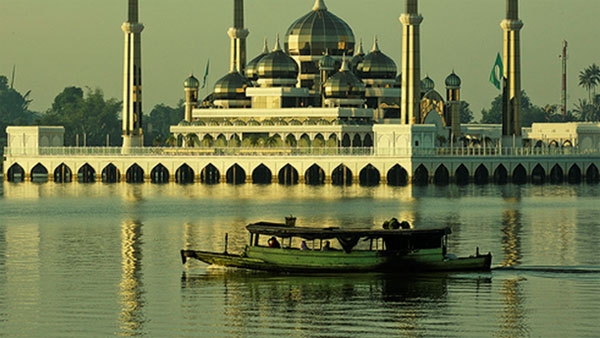 مسجد کریستالی در مالزی