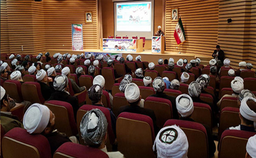 همایش یاوران انقلاب ویژه روحانیون اهل سنت در ارومیه برگزار شد