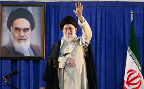 رهبر انقلاب: هر جا مقاومت کردیم به پیش رفتیم/ نباید اجازه داد آمریکایی ها نزدیک شوند
