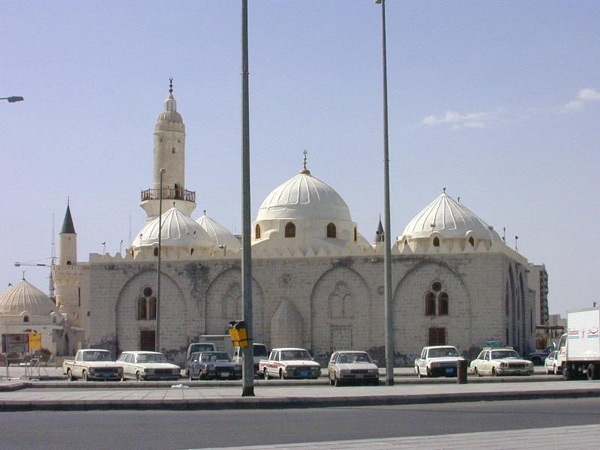 در مسجد غمامه