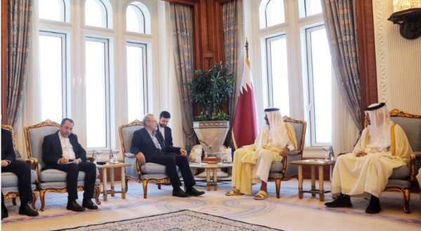 Larijani et le Premier ministre du Qatar discutent des développements régionaux à Doha