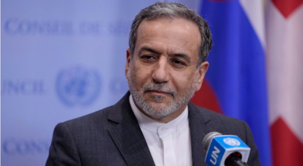 Le rétablissement des sanctions contre l’Iran portera atteinte à la crédibilité internationale de l’Europe (Araghchi)