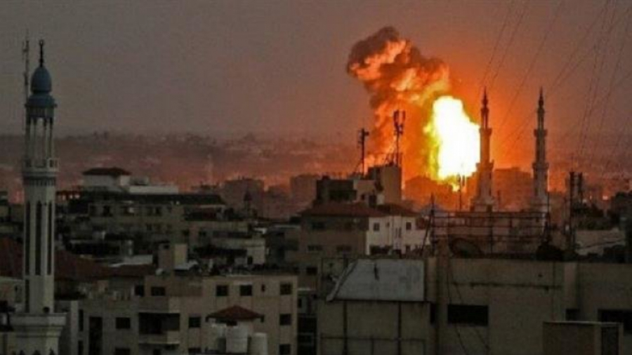 Gaza: le camp Al-Barij bombardé par les chasseurs israéliens