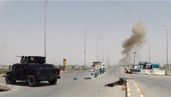 Violentes explosions visent deux convois logistiques américains