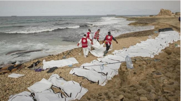 Libye: les corps de 74 migrants retrouvés sur la plage de Zaouïa