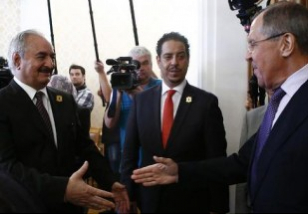 Le maréchal libyen joue à son tour