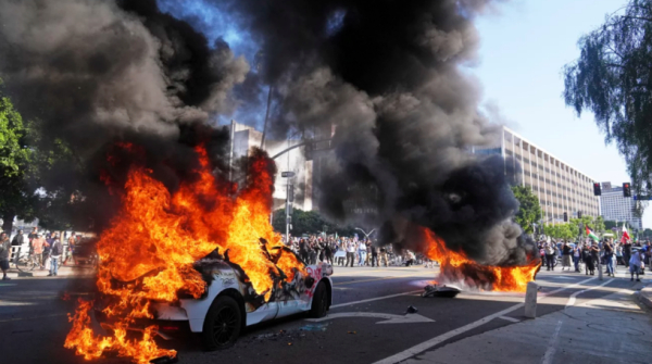 Les forces américaines tirent des gaz lacrymogènes et des balles en caoutchouc sur des manifestants à Los Angeles