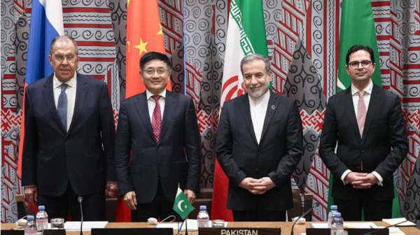 Le retour des troupes étrangères en Afghanistan menace la paix régionale, selon le ministre iranien des A.E.