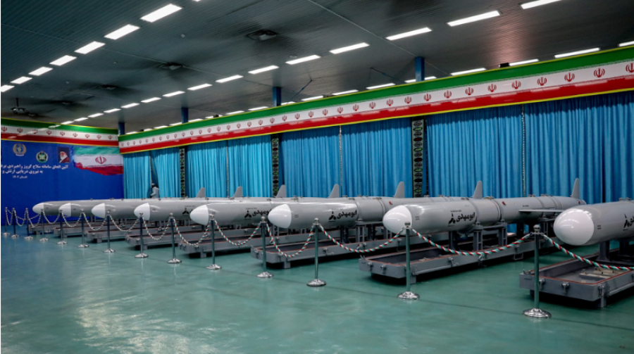 Le CGRI lance un missile balistique à longue portée depuis un navire de guerre (commandant)