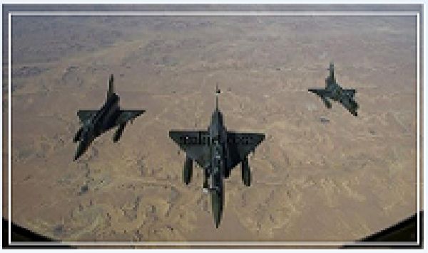 La France confirme bombarder des villes maliennes
