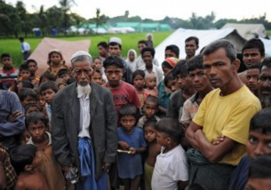 Les chagrins des Rohingyas font pleurer le pape