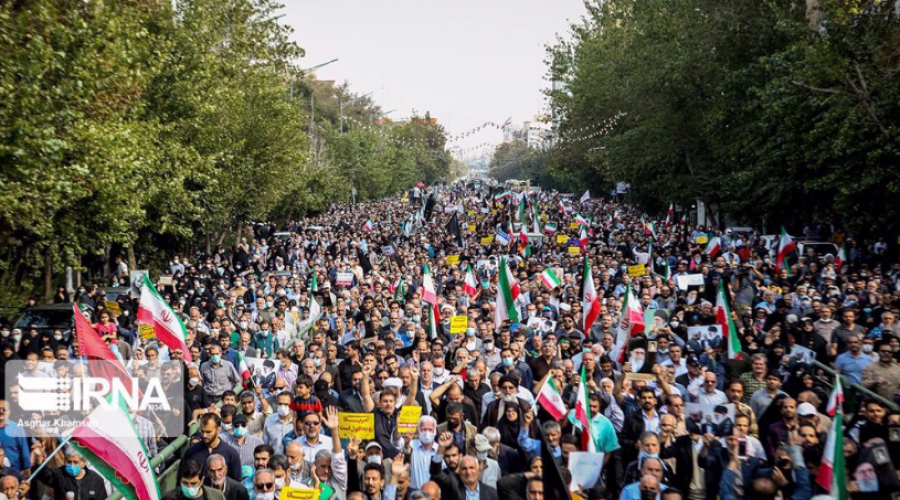 Rassemblement d&#039;Iraniens dans tout le pays pour condamner l&#039;attaque terroriste de Chiraz