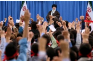 L&#039;arrogance est hostile à toute sorte de progrès scientifique, économique et culturel de l&#039;Iran