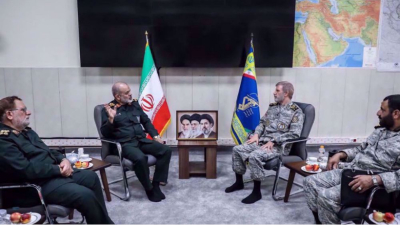Les commandants de l’armée et du CGRI s’engagent à maintenir l’unité indéfectible qui a vaincu les ennemis terroristes
