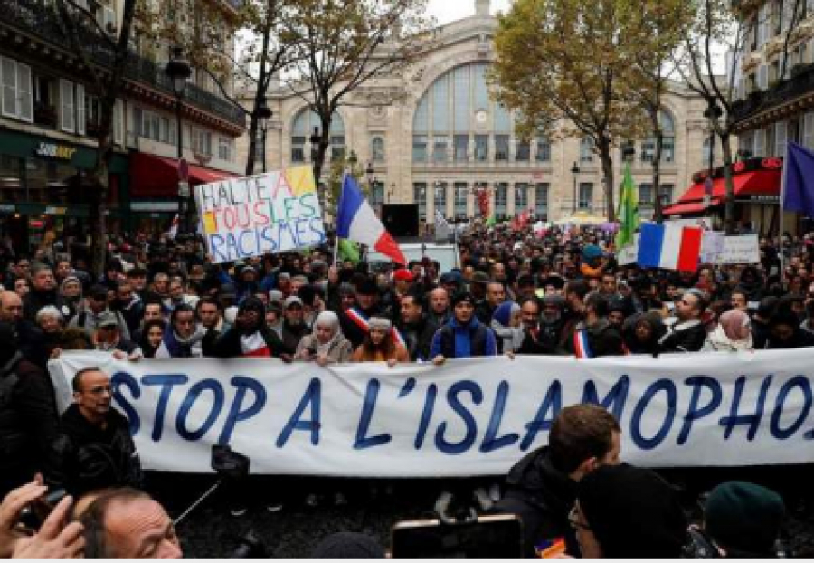 Marche contre l&#039;islamophobie dans des villes françaises