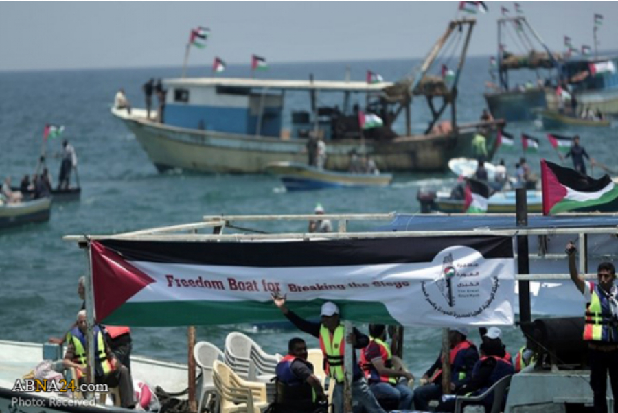 Les bateaux de guerre de régime sioniste saisi le contrôle du navire de la liberté de la Palestine
