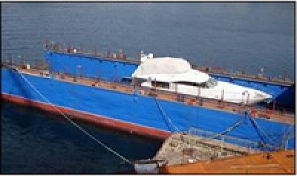 Une première dans la Caspienne: L&#039;Iran met à l&#039;eau un bassin flottant de 2000 tonnes