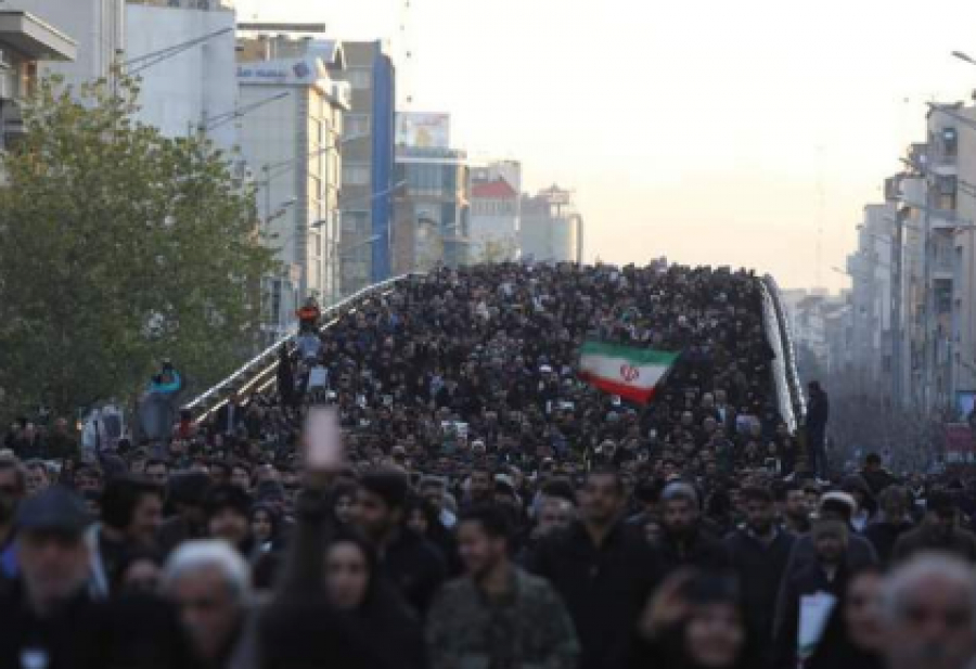 Téhéran: marée humaine pour rendre hommage au général martyre Qassem Soleimani