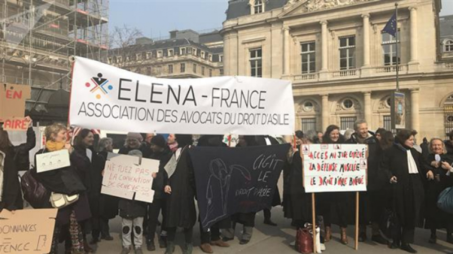 «Semeur de désordre»: pourquoi Paris manifeste-t-elle contre la loi asile-immigration ?