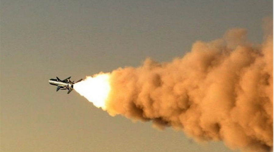 Chasseurs et hélico iraniens équipés de missiles de croisière