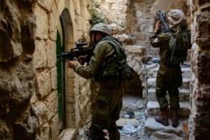 L&#039;armée israélienne arrête 13 Palestiniens en Cisjordanie