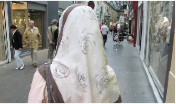 Le restaurant Memphis Coffee à Marseille refuse de servir les femmes voilées