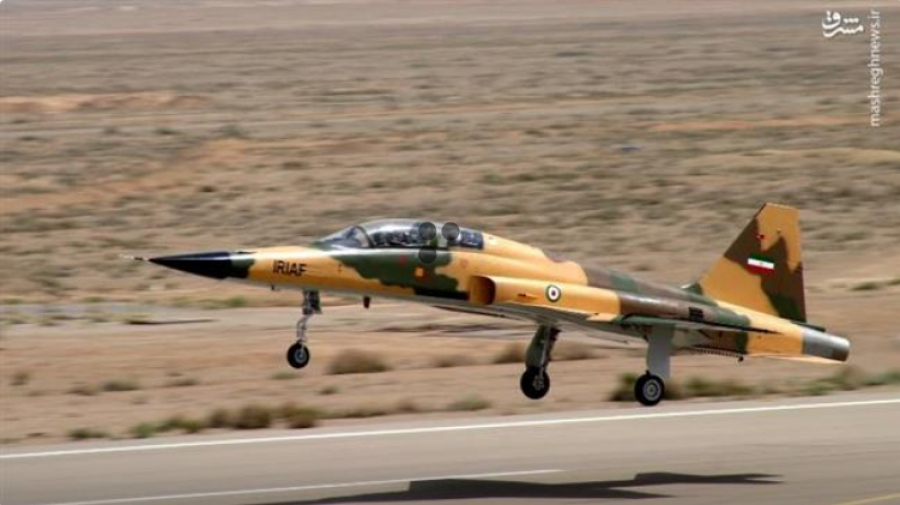 Le premier avion de combat « Kowsar» a été dévoilé en présence du président iranien
