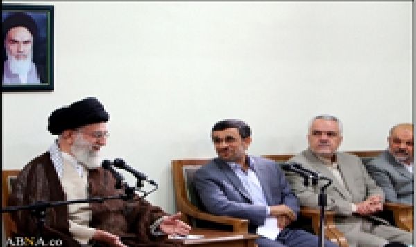 Ahmadinejad et son gouvernement se réunissent avec le Guide suprême