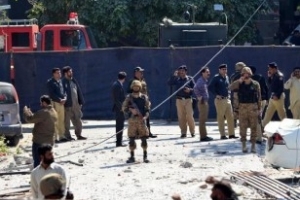 Huit Pakistanais tués dans une explosion à Lahore