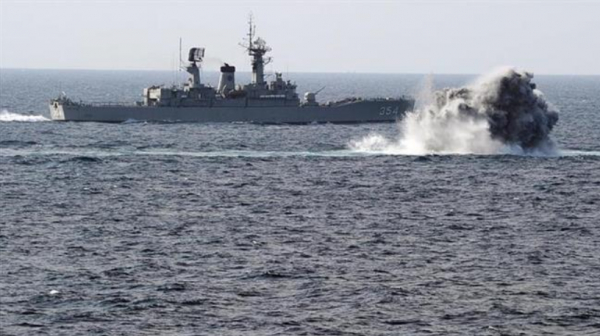 150 000 soldats, des dizaines de navires de guerre....le risque de guerre?